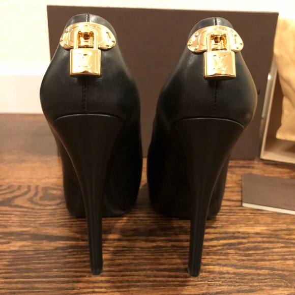 Louis Vuitton peep hole heels - Picture 4 of 8